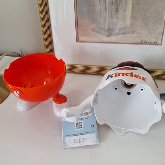 LARGE kinder Surprise Egg EMPTY container toy Pilot Aviator Plastic - Picture 4 of 4